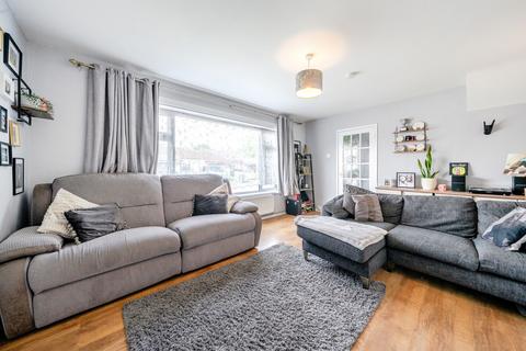 105 Collins Meadow, Harlow, CM19 4EL