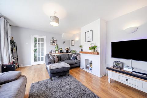 105 Collins Meadow, Harlow, CM19 4EL