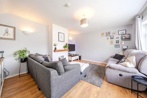 105 Collins Meadow, Harlow, CM19 4EL