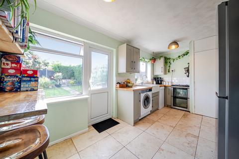 105 Collins Meadow, Harlow, CM19 4EL