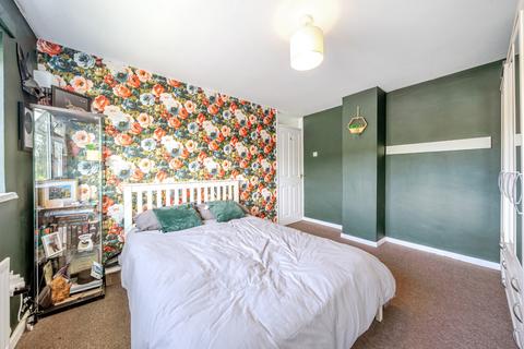 105 Collins Meadow, Harlow, CM19 4EL