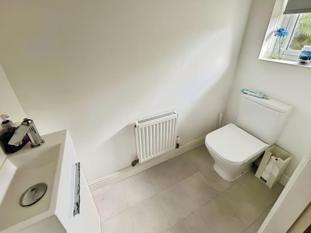 Cloakroom/Wc