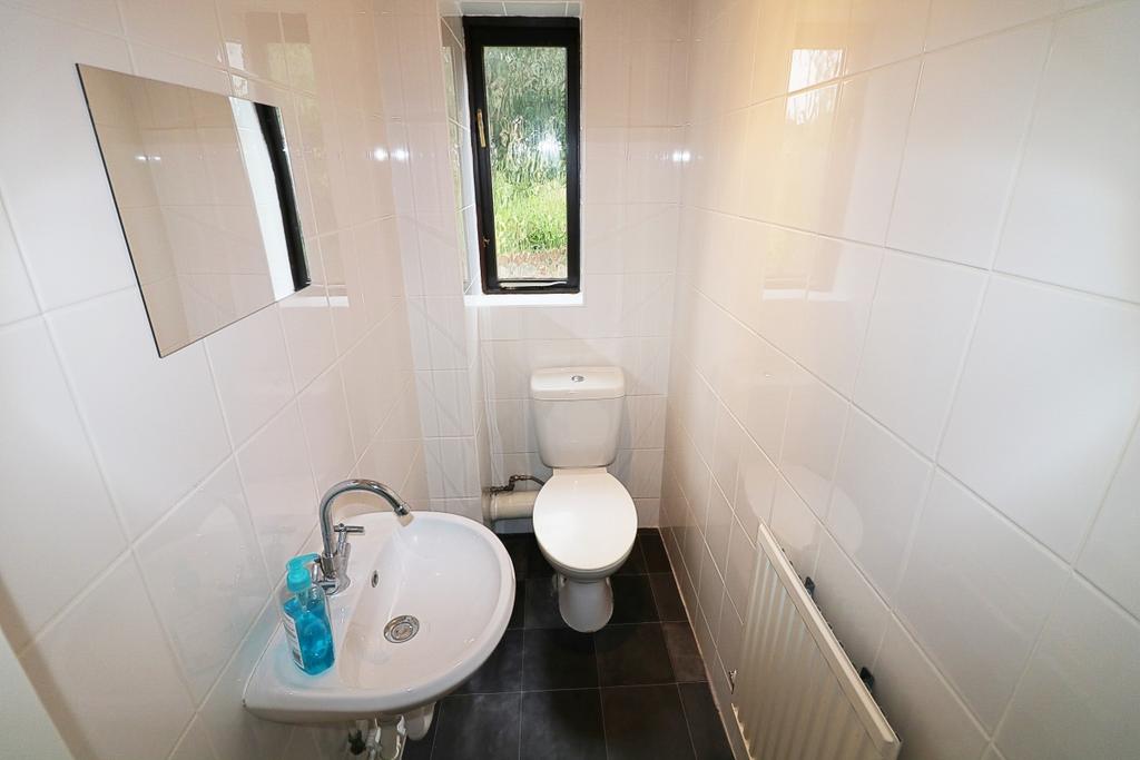 Cloakroom/WC