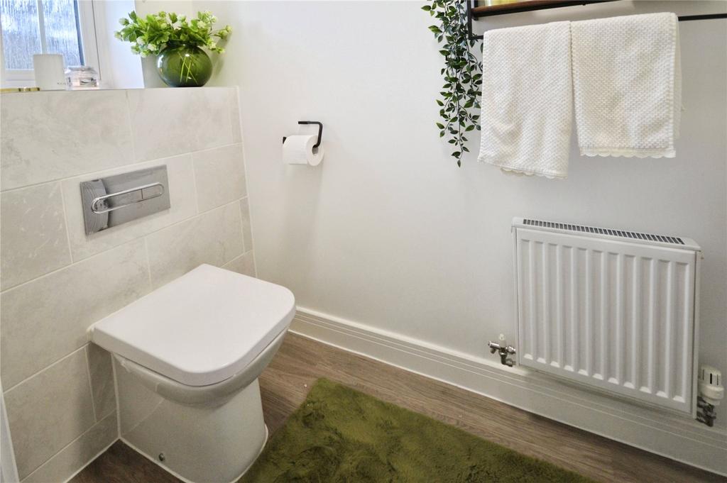 Cloakroom/Wc