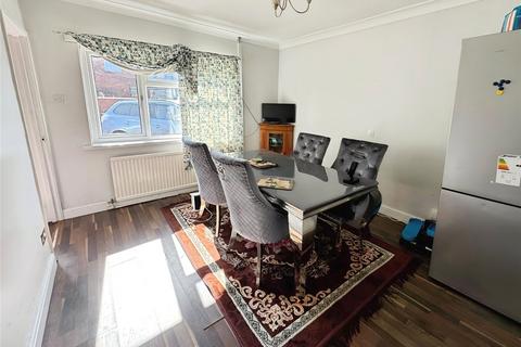 8 Mort Fold, Little Hulton, Manchester, M38 9GY
