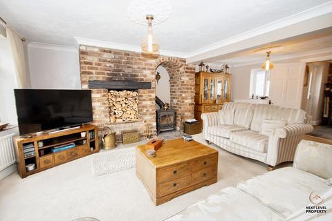 5 bedroom semi-detached house for sale, Church Way, Tydd St. Mary, PE13