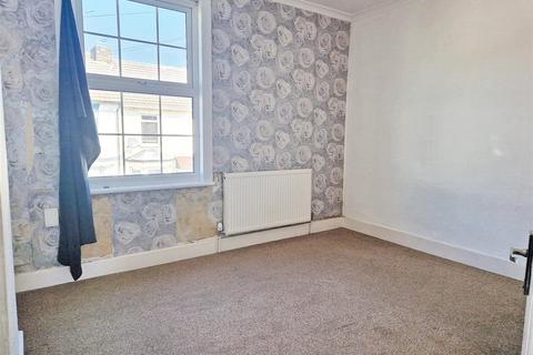 64 Bingham Road, Rochester, ME2 4JJ