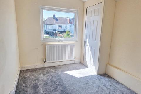 64 Bingham Road, Rochester, ME2 4JJ