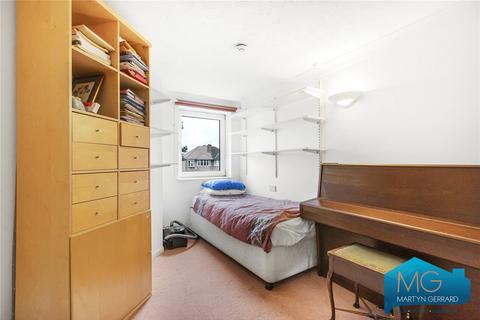 undefined, Farnham Close, London, N20