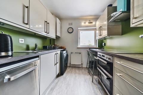 3 bedroom flat for sale, Queen Of Denmark Court, Surrey Quays, London, SE16