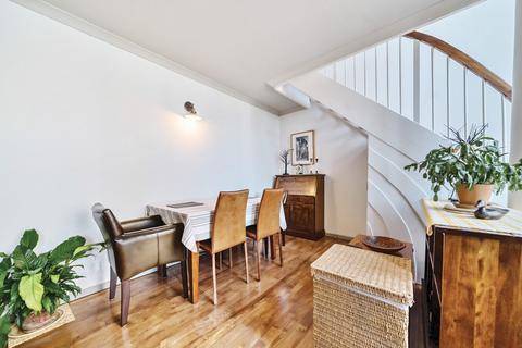 3 bedroom flat for sale, Queen Of Denmark Court, Surrey Quays, London, SE16
