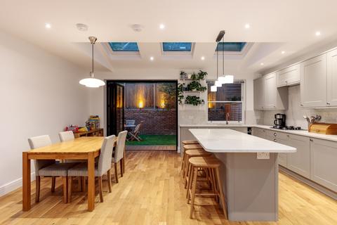 3 Admirals Gate, London, SE10 8JX