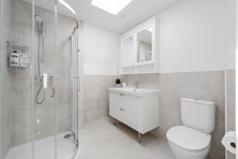 3 Admirals Gate, London, SE10 8JX