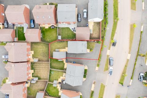 3 bedroom detached house for sale, Brooklime Road, Warwick