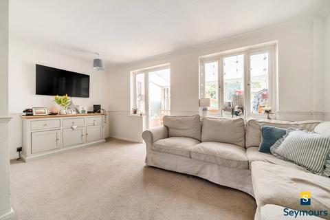17 Cotts Wood Drive, Guildford, GU4 7RB