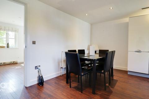 2 bedroom semi-detached house to rent, Harts Lane, Norwich