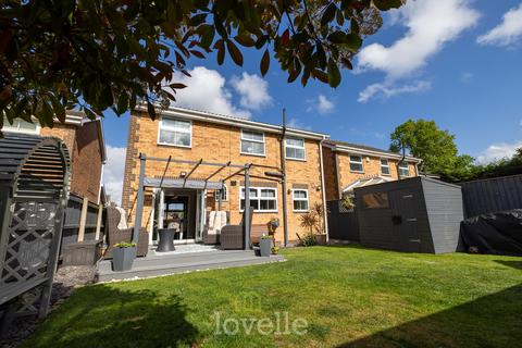 9 Aldwych Croft, New Waltham, Grimsby, DN36 4WB