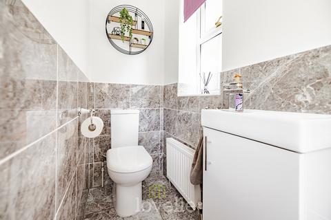 9 Aldwych Croft, New Waltham, Grimsby, DN36 4WB