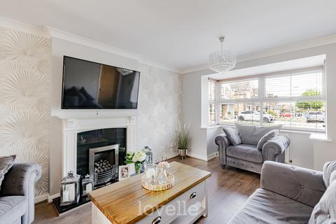 9 Aldwych Croft, New Waltham, Grimsby, DN36 4WB
