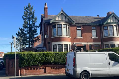 2 bedroom flat for sale, Cumberland Avenue, Blackpool FY1