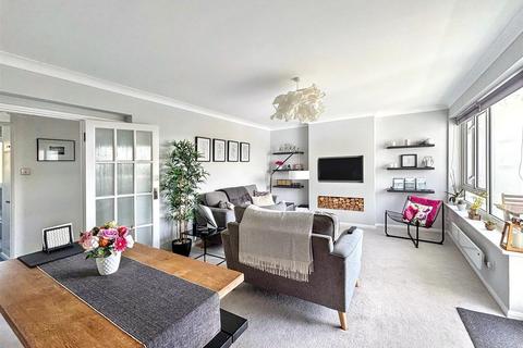 2 bedroom flat for sale, Upperton Road, Eastbourne