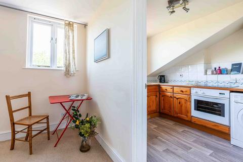 Third Floor Flat, 7 Hanbury Road, Bristol, BS8 2EW