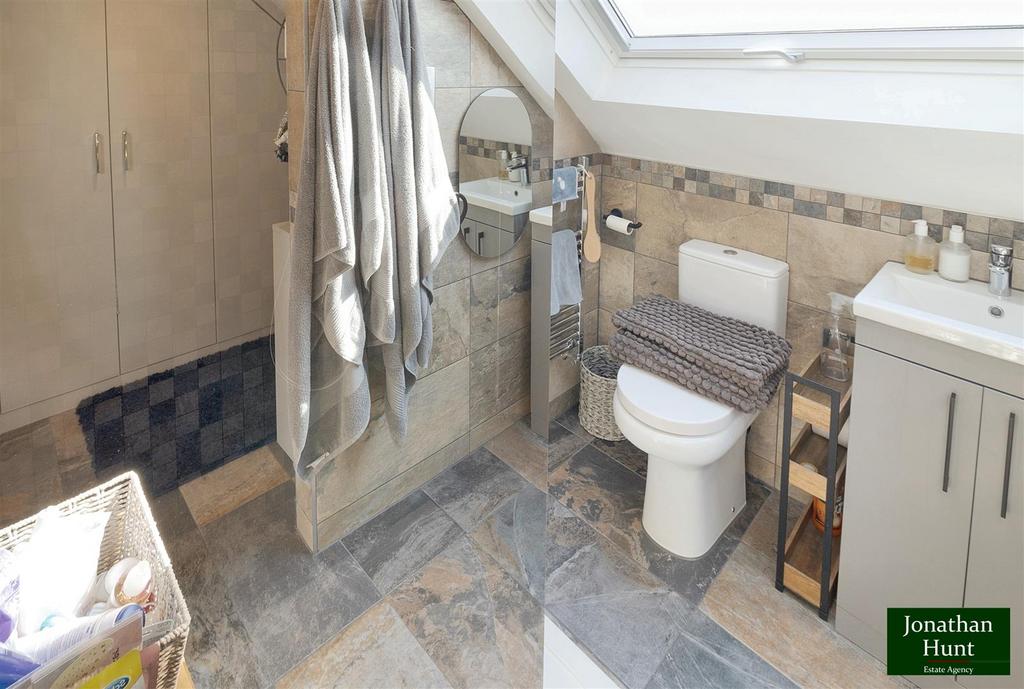 En suite/walk in closet
