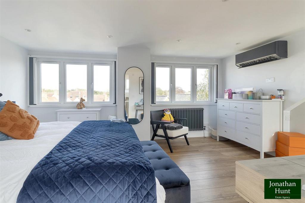 Principle bedroom