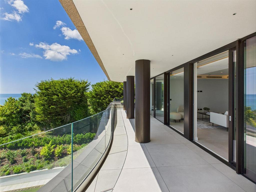 CAM04099 G0-PR0138-STILL005.jpg