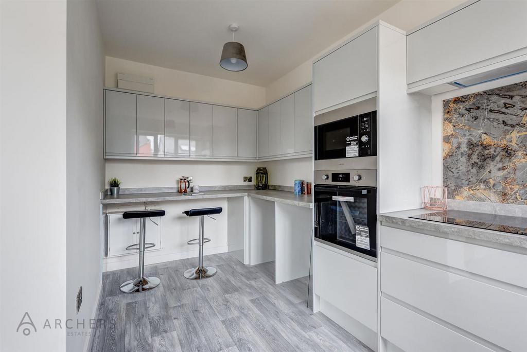 108 Cobden View Road(Interior Staged)-14.jpg