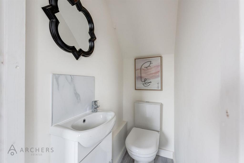 108 Cobden View Road(Interior Staged)-15.jpg
