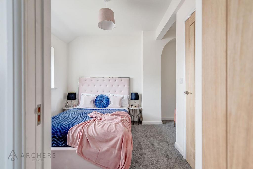 108 Cobden View Road(Interior Staged)-23.jpg