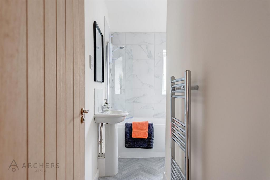 108 Cobden View Road(Interior Staged)-27.jpg