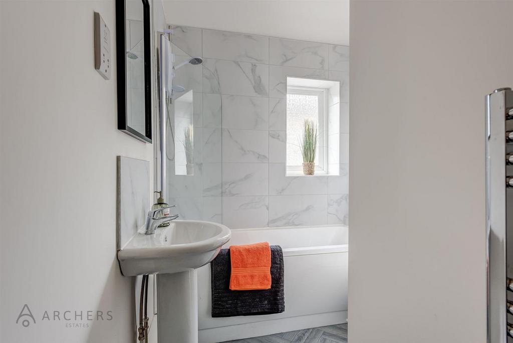 108 Cobden View Road(Interior Staged)-28.jpg