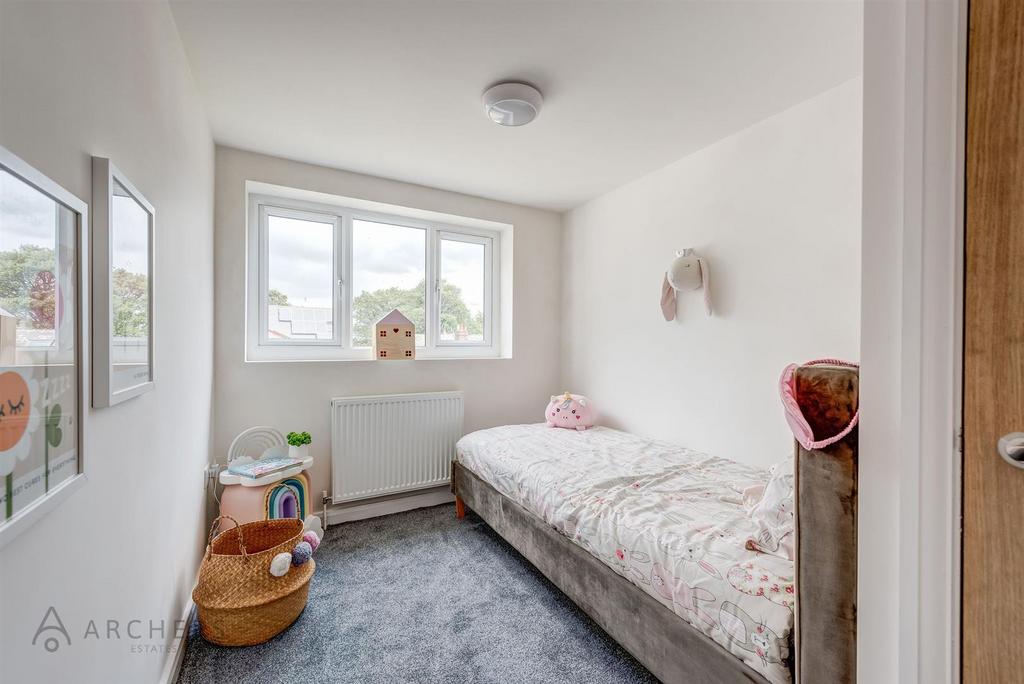 108 Cobden View Road(Interior Staged)-35.jpg