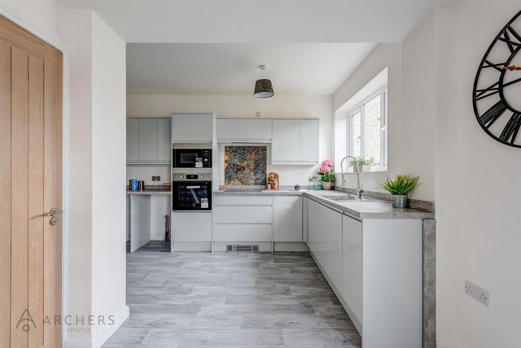 108 Cobden View Road(Interior Staged)-11.jpg