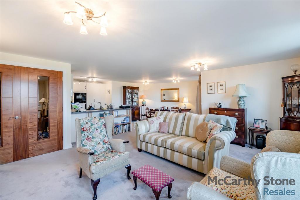 8641374-interior02.jpg