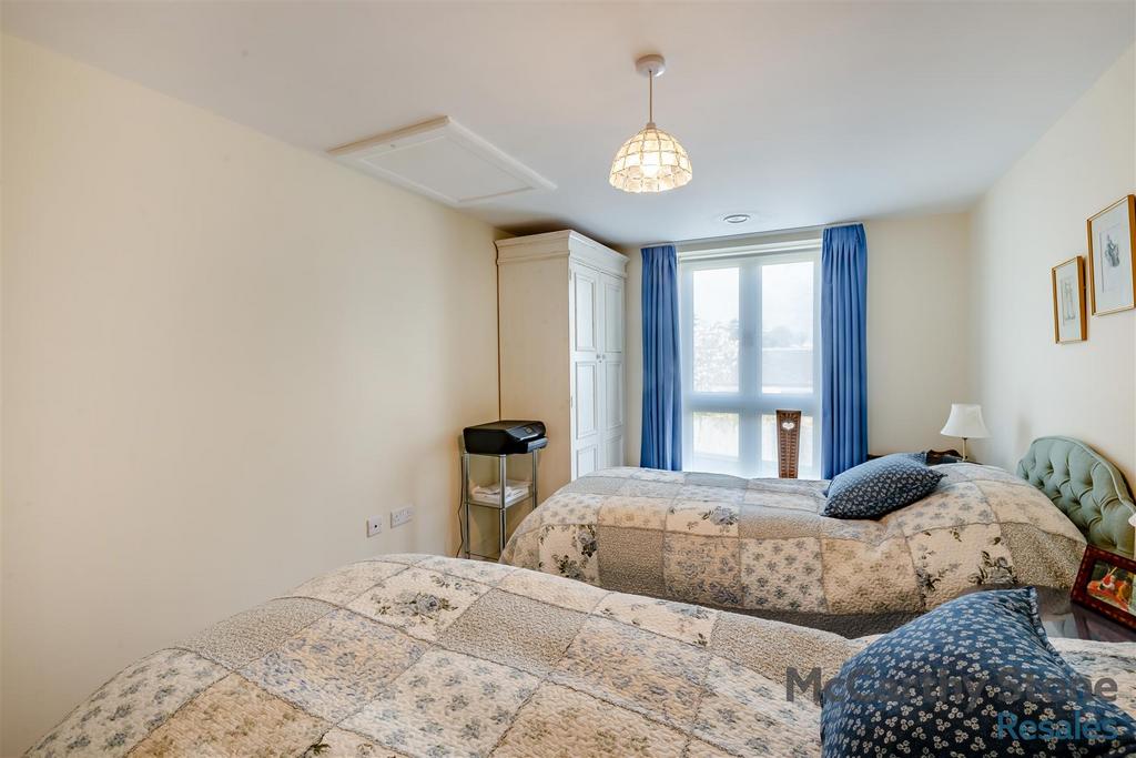 8641374-interior12.jpg