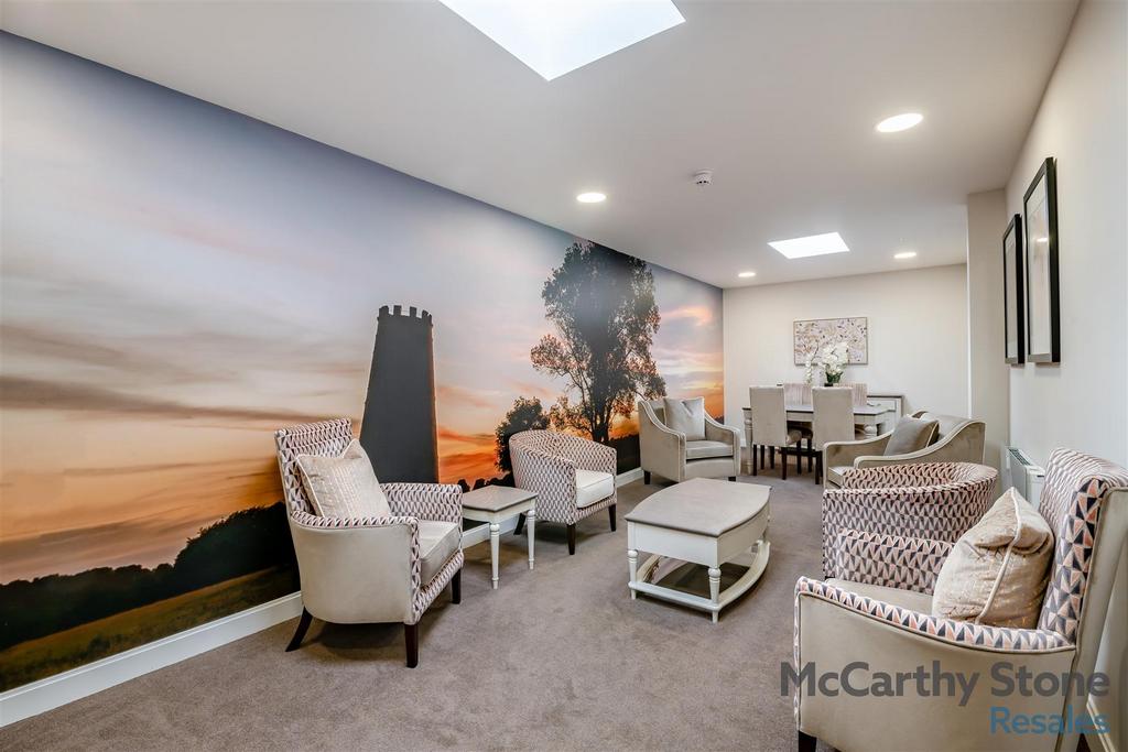 8641374-interior34.jpg
