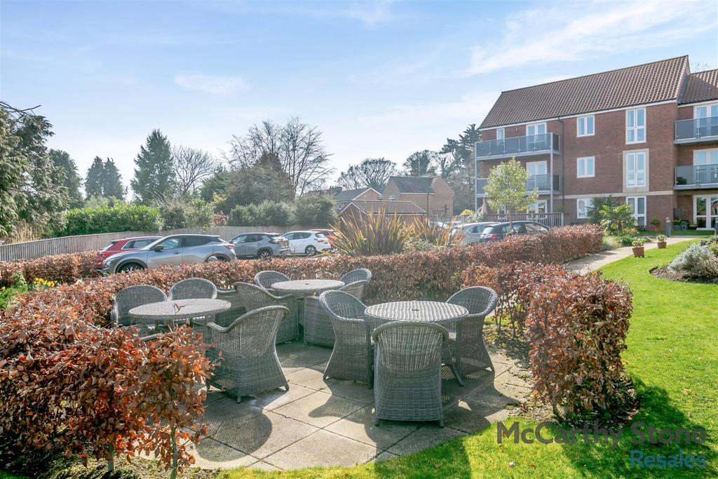 8641374-exterior13.jpg
