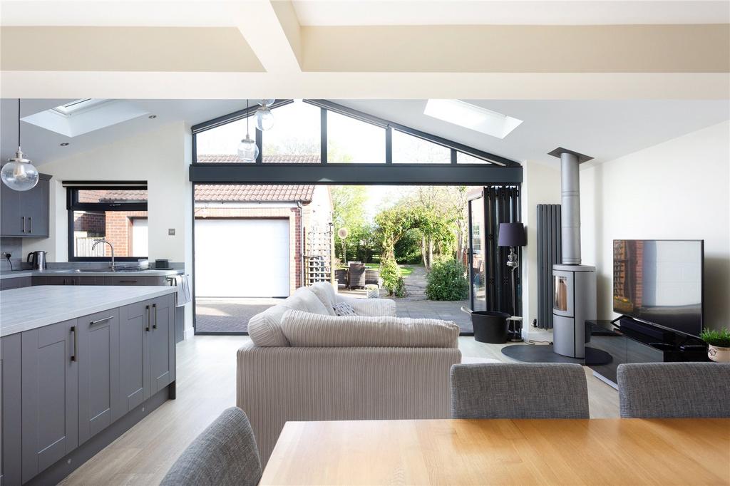 Living/Dining Area