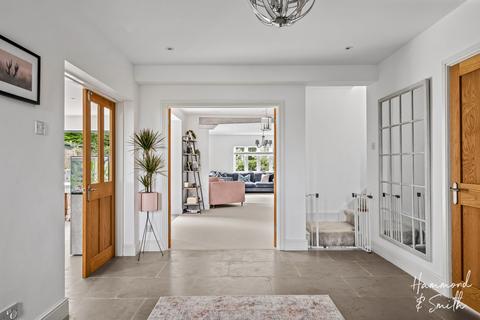 4 bedroom detached house for sale, Forest Glade, Epping CM16