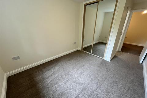 2 bedroom flat for sale, Daneholme Close, Daventry