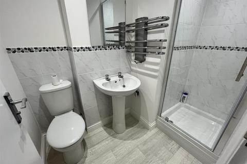 2 bedroom flat for sale, Daneholme Close, Daventry