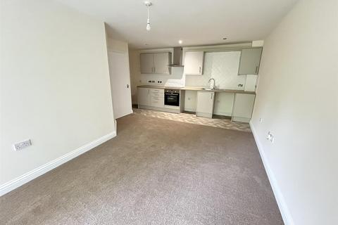 2 bedroom flat for sale, Daneholme Close, Daventry
