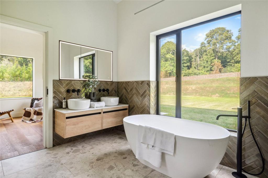 Bed 1 En-Suite