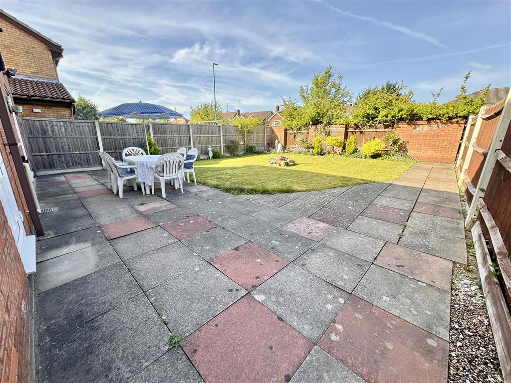 Large rear garden
