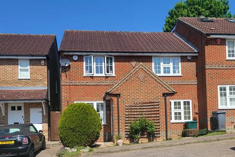 22 Cheriton Close, Barnet, EN4 9TX