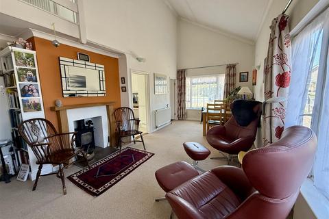 3 bedroom detached house for sale, Mountbatten Avenue, Cowes