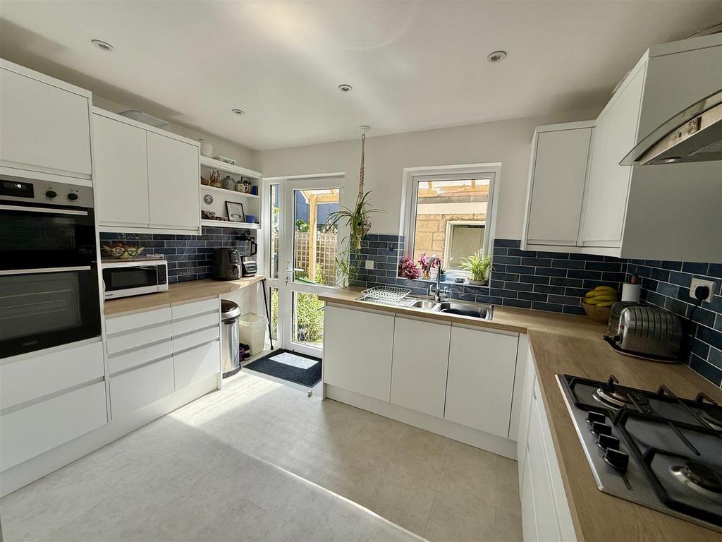Kitchen: